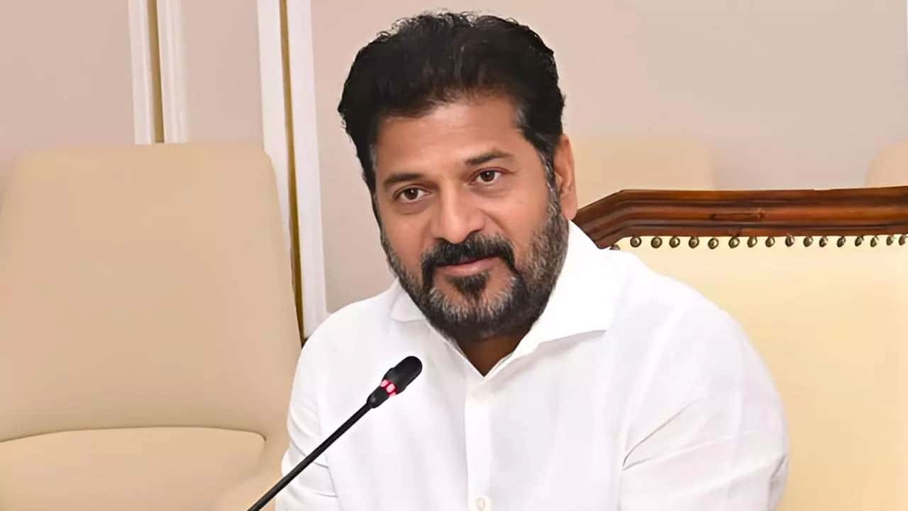 Revanth Reddy | సీఎం రేవంత్ రెడ్డి స్వగ్రామానికి బంపర్ గిఫ్ట్.. అదనంగా 300 ఇందిరమ్మ ఇళ్లు మంజూరు