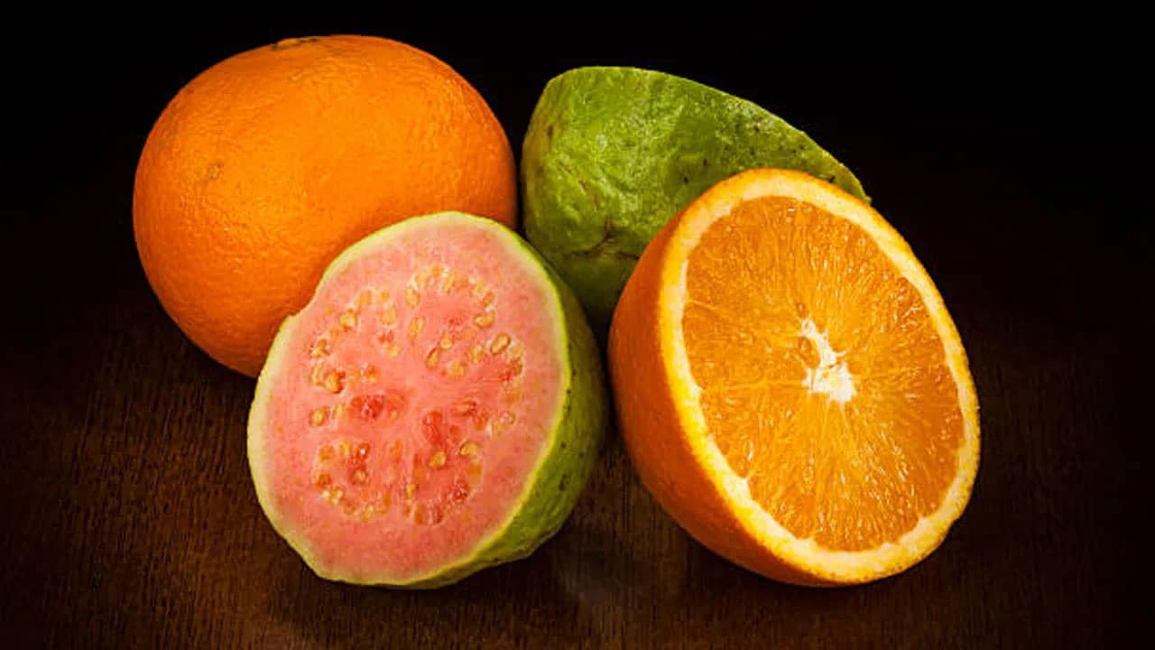 Guava vs orange | విటమిన్ C కోసం నారింజా? జామా? .. ఈ రెండింట్లో అసలు ఏది బెటర్?