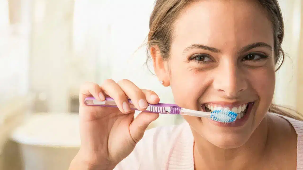 Brush | రాత్రి బ్ర‌ష్ చేయ‌క‌పోతే ఏమవుతుంది… ఎలా ముప్పు వాటిల్లితుందో తెలుసా?