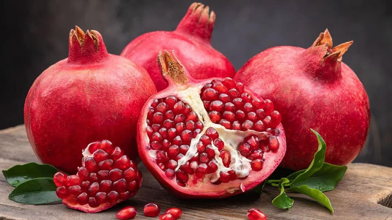 Pomegranate | దానిమ్మ..ఆరోగ్యానికి వరం కానీ, కొంతమందికి జాగ్రత్త అవసరం!