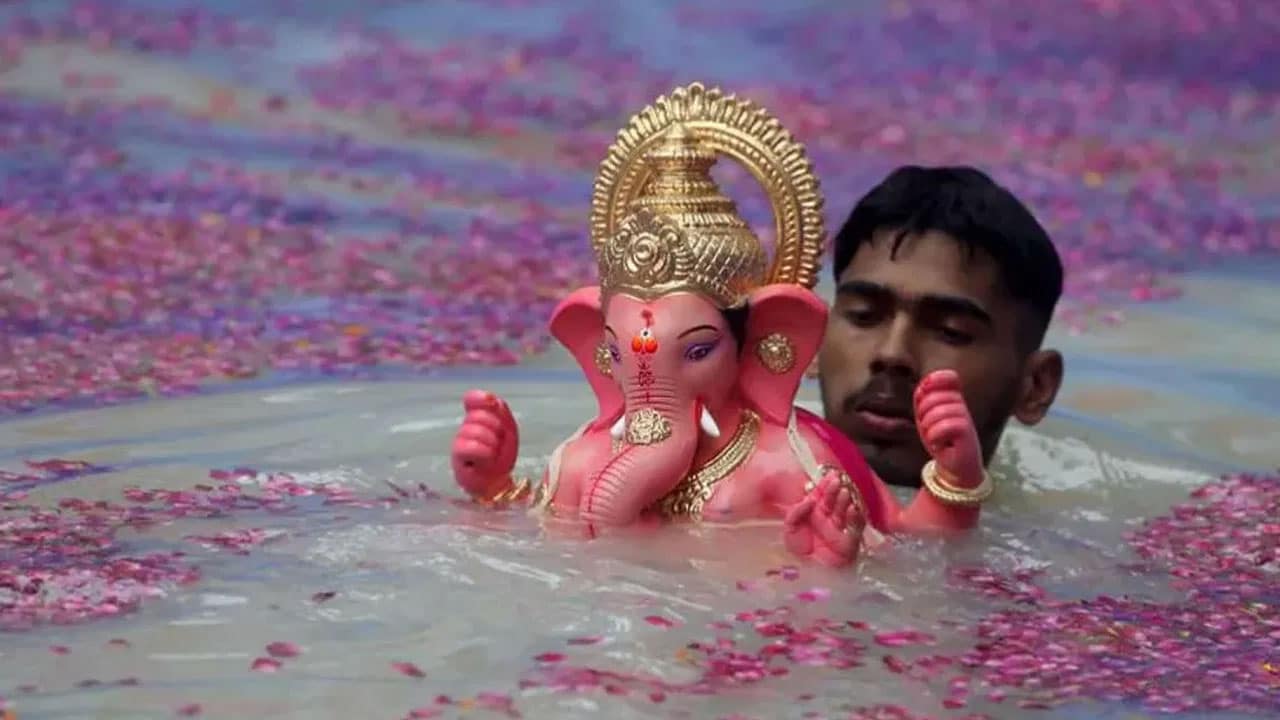 Ganesh Nimajjanam | ఈసారి అనంత చతుర్దశి .. గణపతి నిమజ్జనంలో తప్పక పాటించాల్సిన నియమాలు!