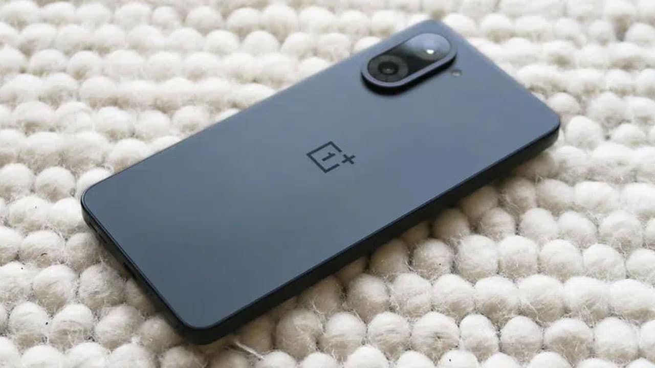 Oneplus | రూ. 40,000 లోపు బెస్ట్ ఫీచర్స్ ఉన్న ప్రీమియం ఫోన్లు.. మీ బడ్జెట్‌కి బెస్ట్ ఛాయిస్స్ ఇవే!
