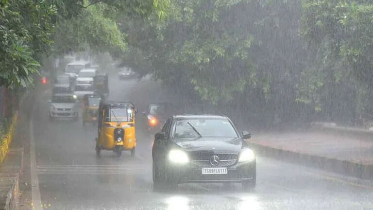 Telangana | తెలంగాణలో దంచికొడుతున్న వ‌ర్షాలు.. 11 జిల్లాలకు ఆరెంజ్ వార్నింగ్