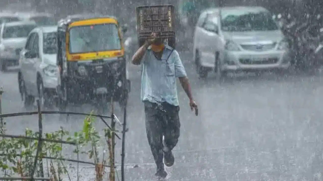 Rains | తెలుగు రాష్ట్రాల్లో మ‌ళ్లీ భారీ వర్షాలు .. వాతావరణ శాఖ హెచ్చరిక