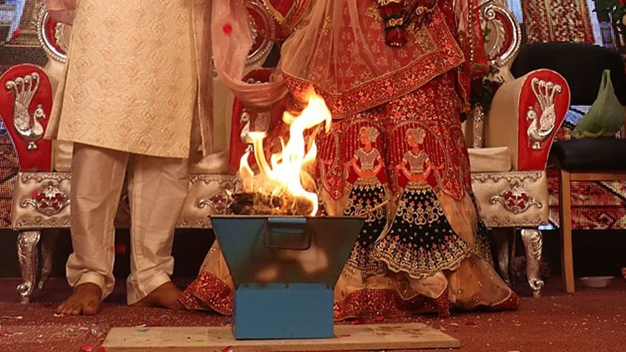 Marriage | వివాహ బంధంలో ఏడు అడుగులు .. ప్రేమ, బాధ్యతలకు అంకిత ప్రతిజ్ఞలు!
