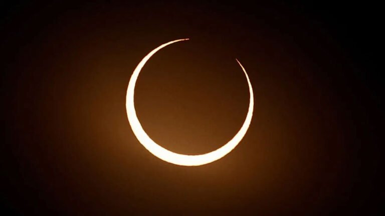 Solar Eclipse |  ఈ సంవత్సరం చివరి సూర్యగ్రహణం ముగిసింది .. మరి 2026లో ఎప్పుడు వ‌స్తుంది?
