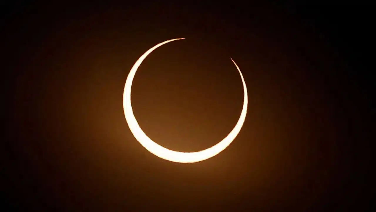 Solar Eclipse | ఈ సంవత్సరం చివరి సూర్యగ్రహణం ముగిసింది .. మరి 2026లో ఎప్పుడు వ‌స్తుంది?