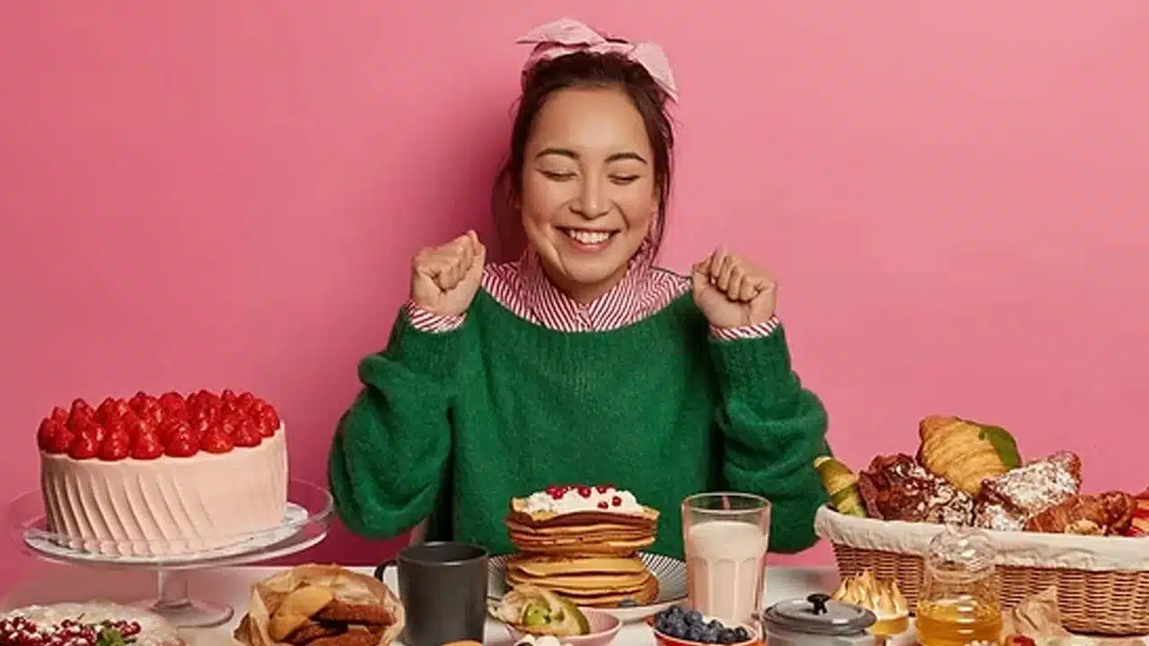 Eye Care Tips | స్వీట్స్ ఎక్కువ తింటున్నారా.. కంటి చూపు పోయే ప్రమాదం..!