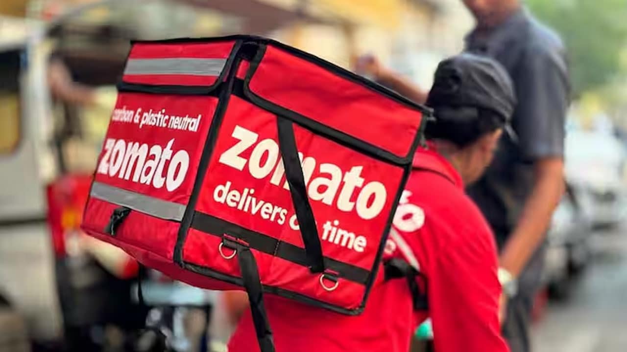 Zomato | జొమాటో వినియోగదారులకు బిగ్ అల‌ర్ట్.. ప్లాట్‌ఫామ్ ఫీజు పెంపు, దసరా-దీపావళి సీజన్‌లో భారం మ‌రింత‌