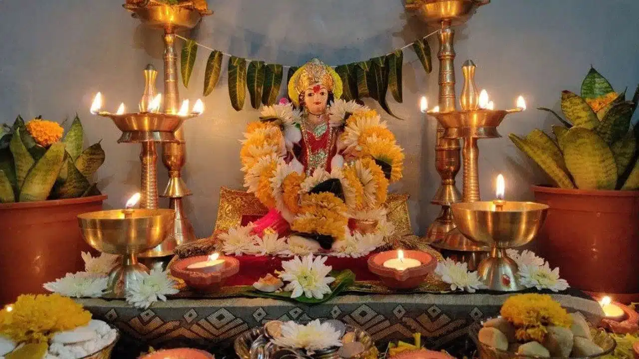 Diwali | దీపావళి 2025: పండుగ రోజు ఇవి కనిపిస్తే శుభఫలితాలే.. జ్యోతిష శాస్త్రంలో విశేష ప్రాధాన్యం కలిగిన సంకేతాలు