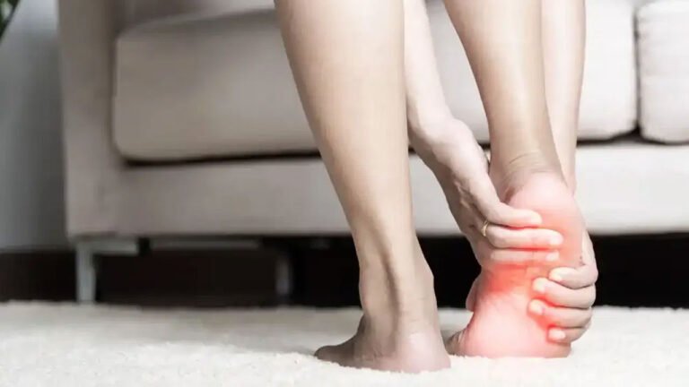 Uric Acid | కీళ్ల నొప్పులు, కాలినడకలో ఇబ్బంది .. పెరిగిన యూరిక్ యాసిడ్‌కు సంకేతమై ఉండొచ్చు!