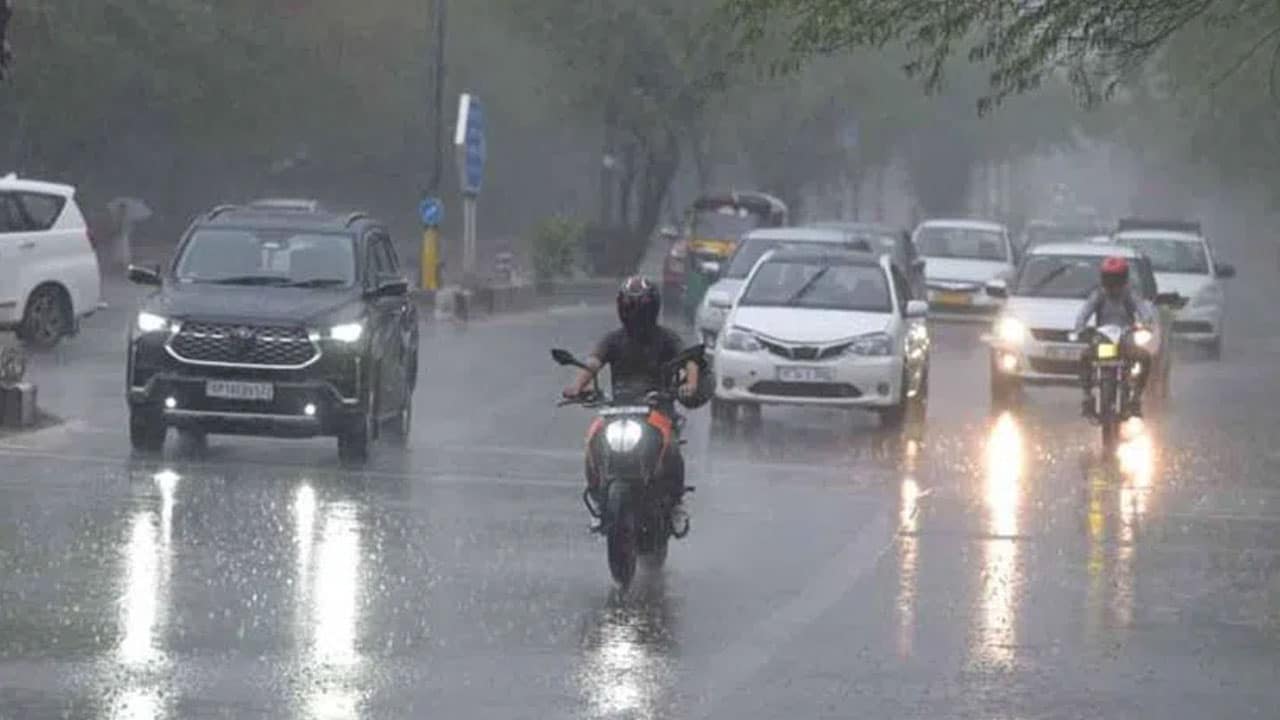 Weather | తెలంగాణలో వర్షాలు మోస్తరు నుంచి భారీ స్థాయికి.. వాతావరణ శాఖ హెచ్చరిక