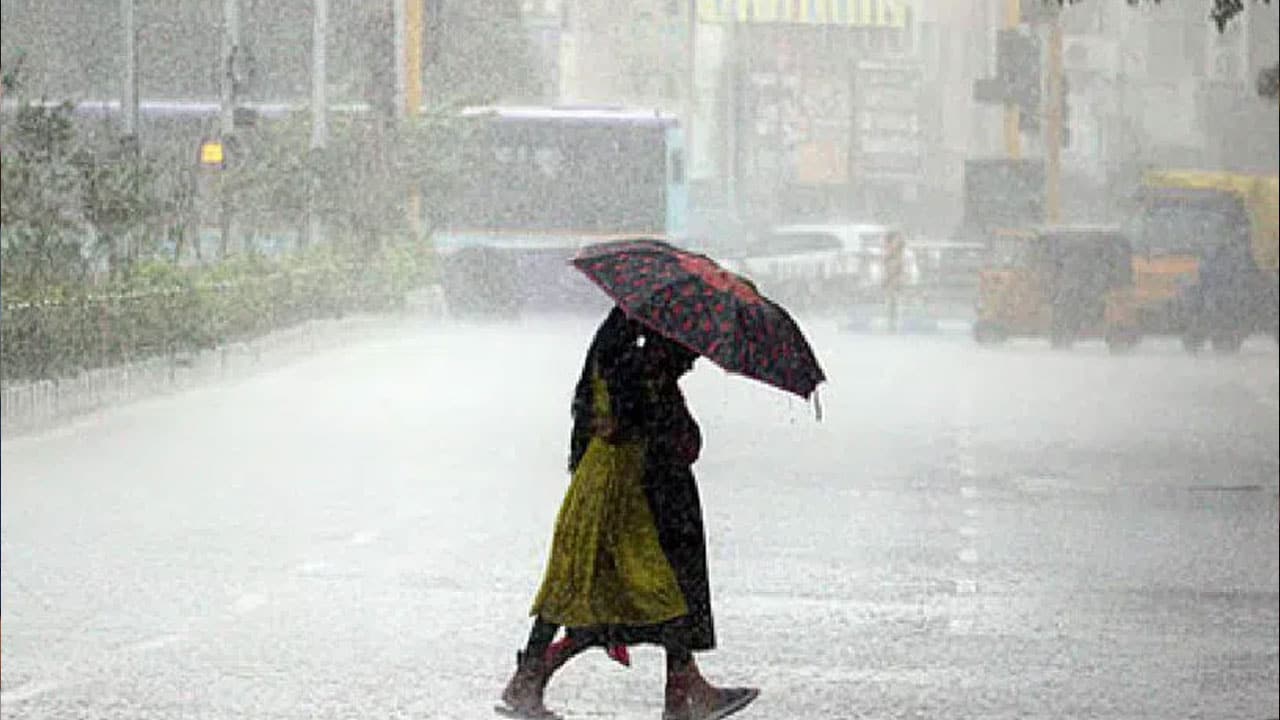 Rains | తెలంగాణ, ఆంధ్రప్రదేశ్‌లో మూడు రోజుల పాటు భారీ వర్షాలు.. వాతావరణ శాఖ ఎల్లో అలెర్ట్ జారీ