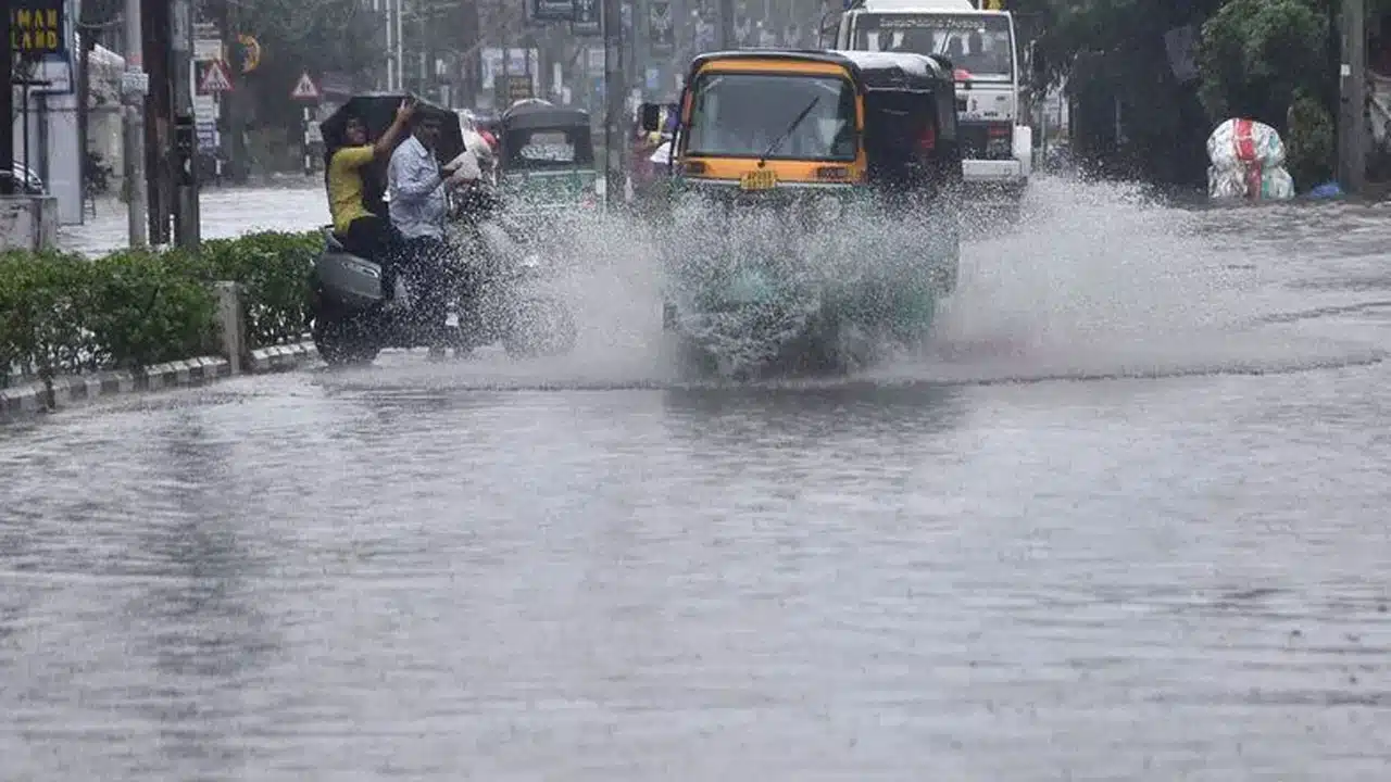 Heavy Rains | ఏపీలో వర్షాల అలర్ట్: మూడు రోజులు భారీ వర్షాలు… వాతావరణ శాఖ హెచ్చరిక