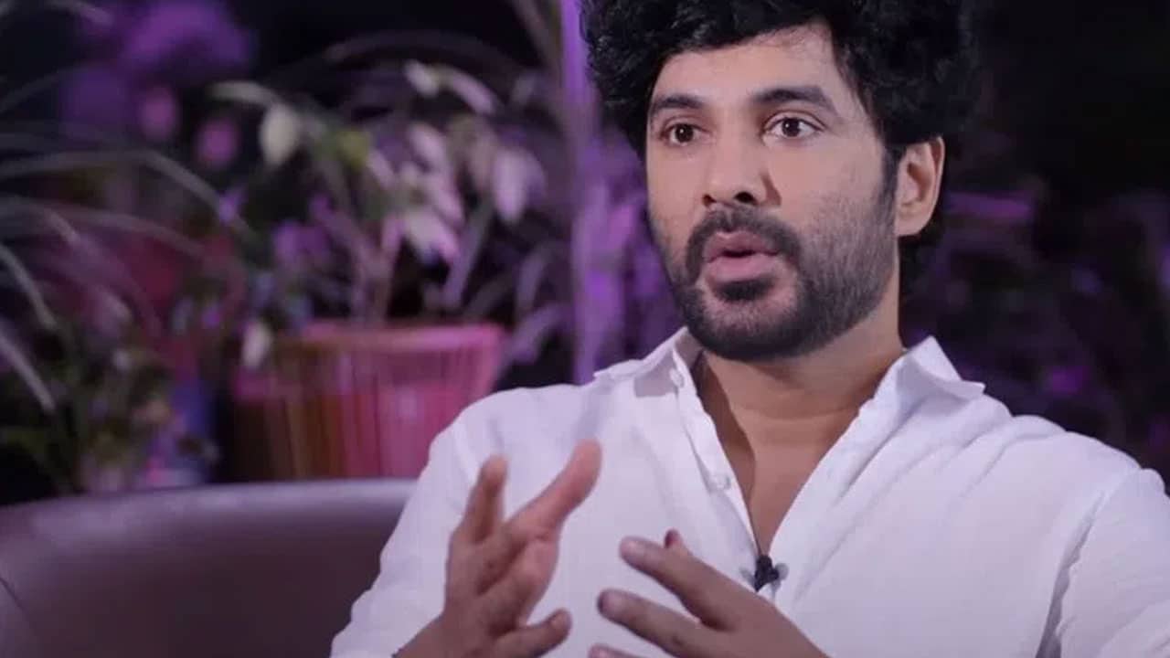 Siddu Jonnalagadda | టిల్లు గాడి లైఫ్లో రియల్ లవ్ స్టోరీ.. విని నోరెళ్లపెడుతున్న నెటిజన్స్