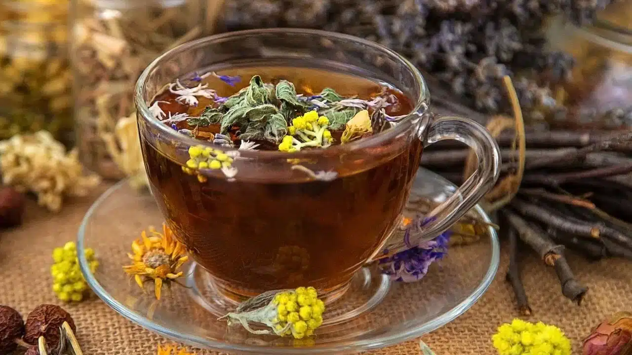 Tea | కొలెస్ట్రాల్ తగ్గించడంలో సహాయపడే అద్భుతమైన హెర్బల్ టీలు!