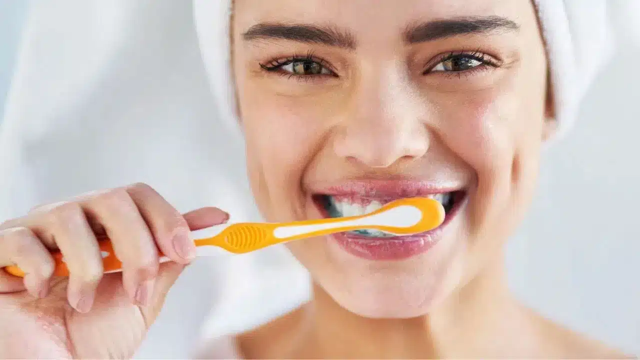 Brush | రాత్రిపూట బ్రష్ చేయకపోతే దంతాలకు ప్రమాదం.. ఎయిమ్స్ వైద్యుల హెచ్చరిక
