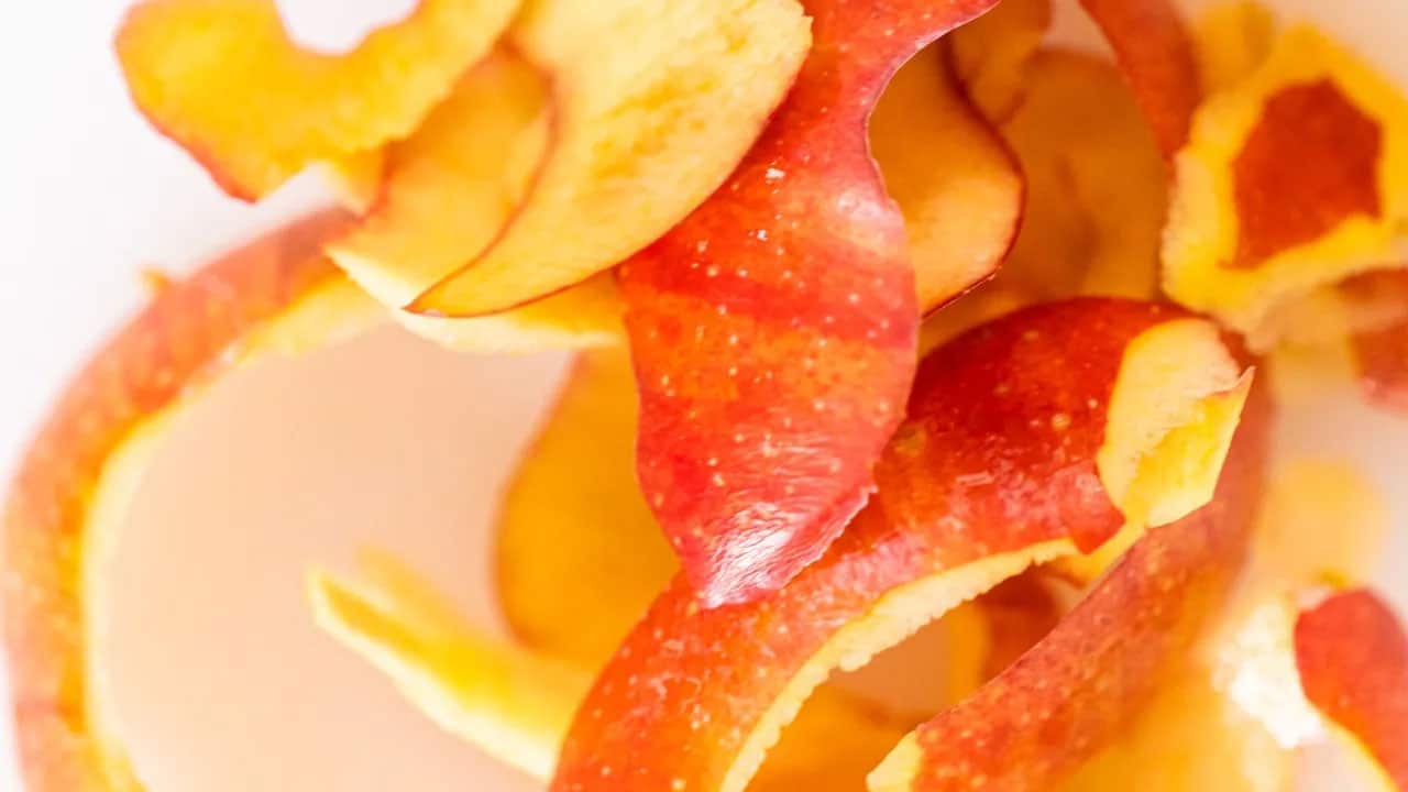 Fruits | పండ్లతో పాటు తొక్కలు తినడం వల్ల లాభాలేంటో తెలుసా?