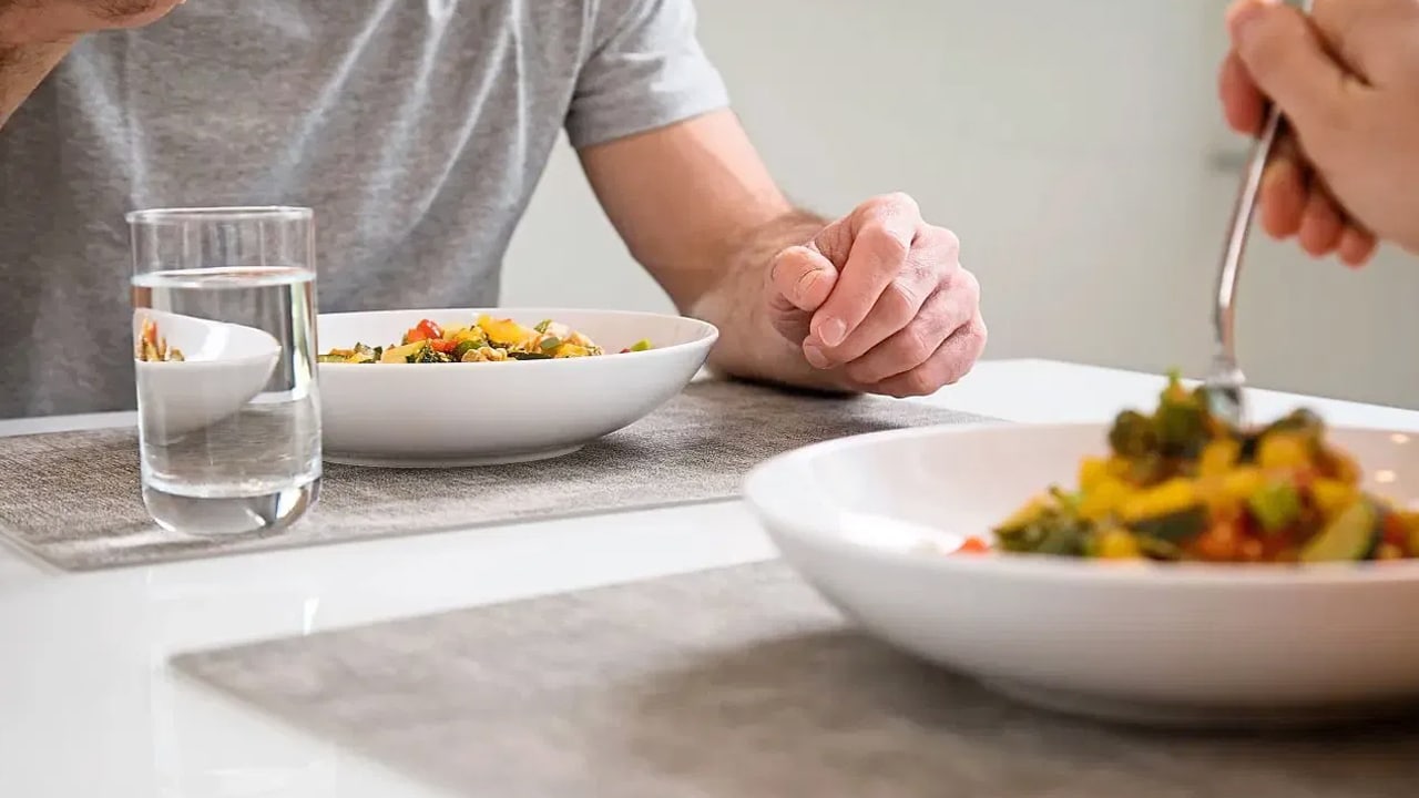 Eating : భోజనం చేయగానే ఆ పని అస్సలు చేయకూడదు..!