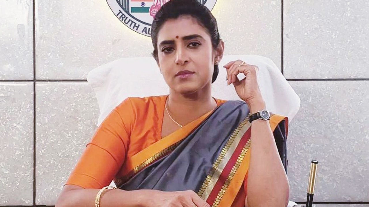 Kasthuri జైల్లో నన్ను అలా చేశారు సీనియర్ నటి కస్తూరి ఎమోషనల్ కామెంట్స్