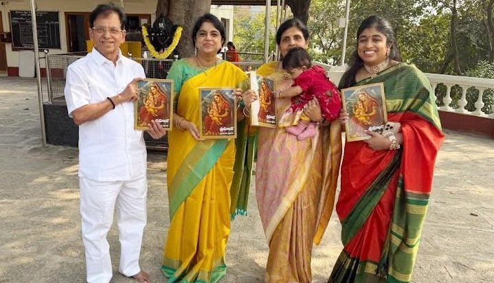 Srimalika రామాలయంలో శైలజాకిరణ్ కు కృష్ణయ్య అందించిన శ్రీనివాస్ శ్రీమాలిక