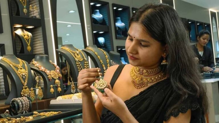 Today Gold Price on January 30th 2026 : పసిడి ప్రియులకు భారీ షాక్..ఏకంగా రూ.11 వేలకు పైగా పెరిగిన బంగారం..ఈరోజు ఎంతంటే !