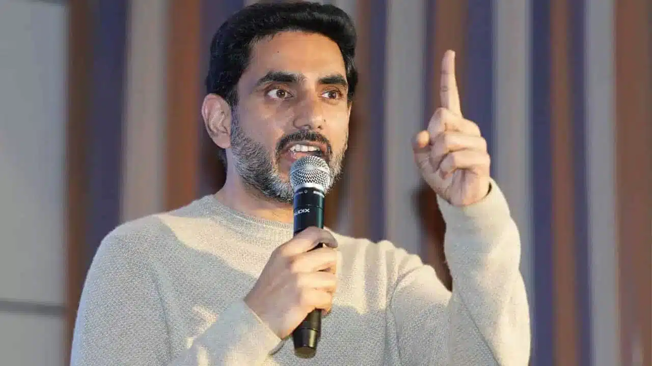Lokesh's Interesting Comments : దావోస్ పర్యటన లో చంద్రబాబు పై లోకేష్ ఆసక్తికర వ్యాఖ్యలు