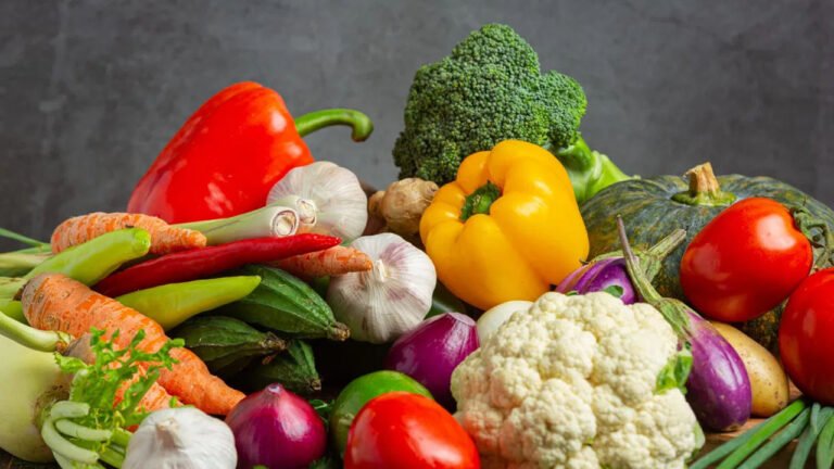 Vegetables And Fruits : వీటిని పచ్చిగా తింటే ప్రమాదమేనా?.. ఈ కూరగాయలు, పండ్ల విషయంలో జాగ్రత్తలు ఇవే..!