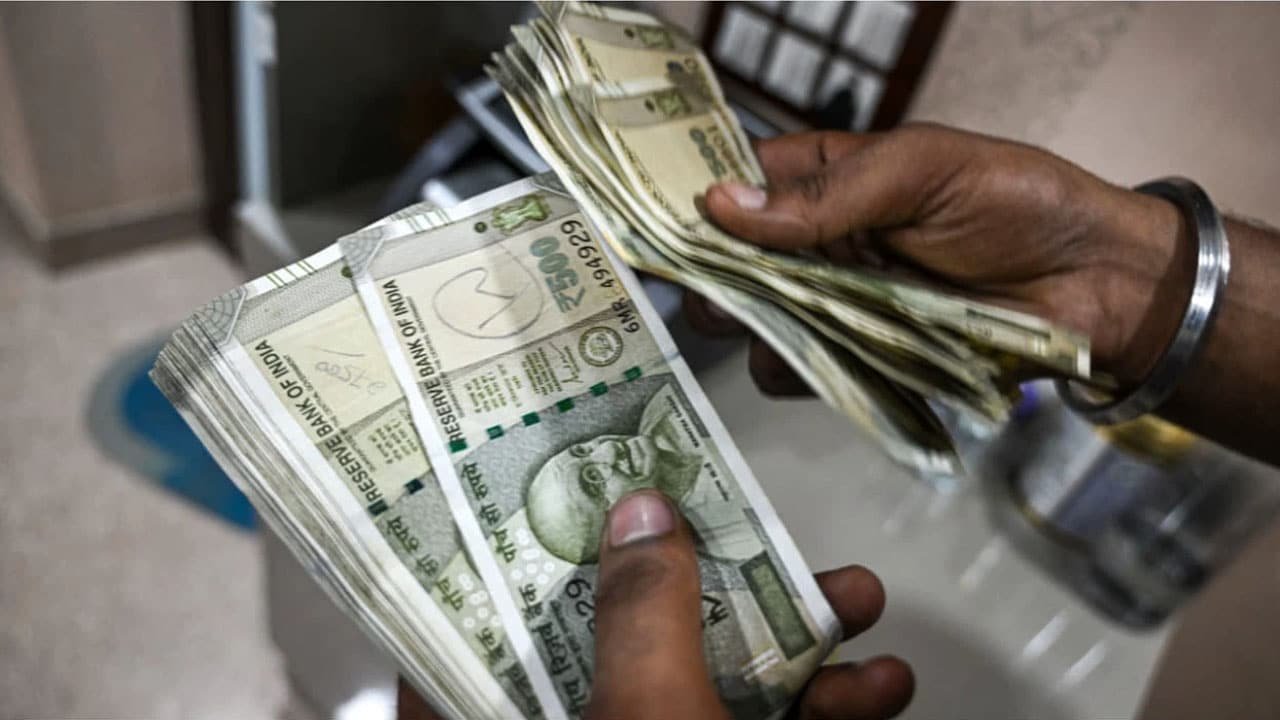 Bank Loans : స్వయం ఉపాధికి సువర్ణావకాశం .. ఎలాంటి హామీ లేకుండానే రూ.20 లక్షల వరకు లోన్ .. వివరాలివే .. !