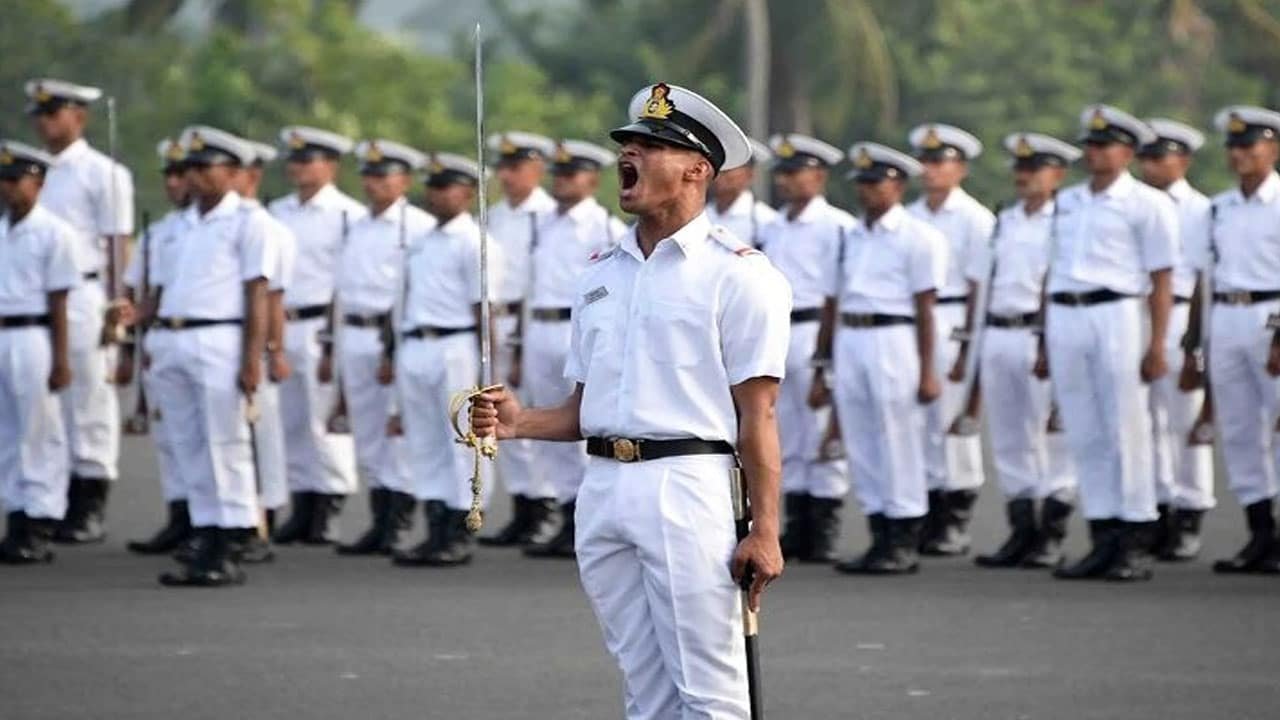 Indian Navy : యువతకు గుడ్‌న్యూస్‌ .. ఎలాంటి రాత పరీక్ష లేకుండానే ఇండియన్ నేవీలో ఉద్యోగాలకు నోటిఫికేషన్ ..!
