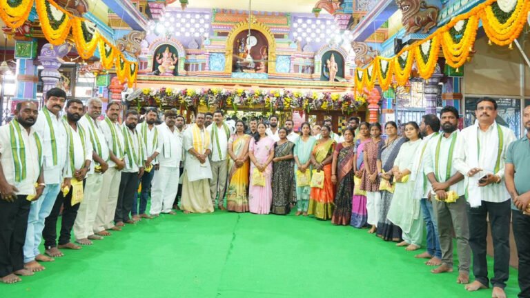 Keesaragutta : కీసరగుట్టలో శ్రీ రామలింగేశ్వర స్వామికి కోమటిరెడ్డి వెంకట్ రెడ్డి ప్రత్యేక పూజలు..!