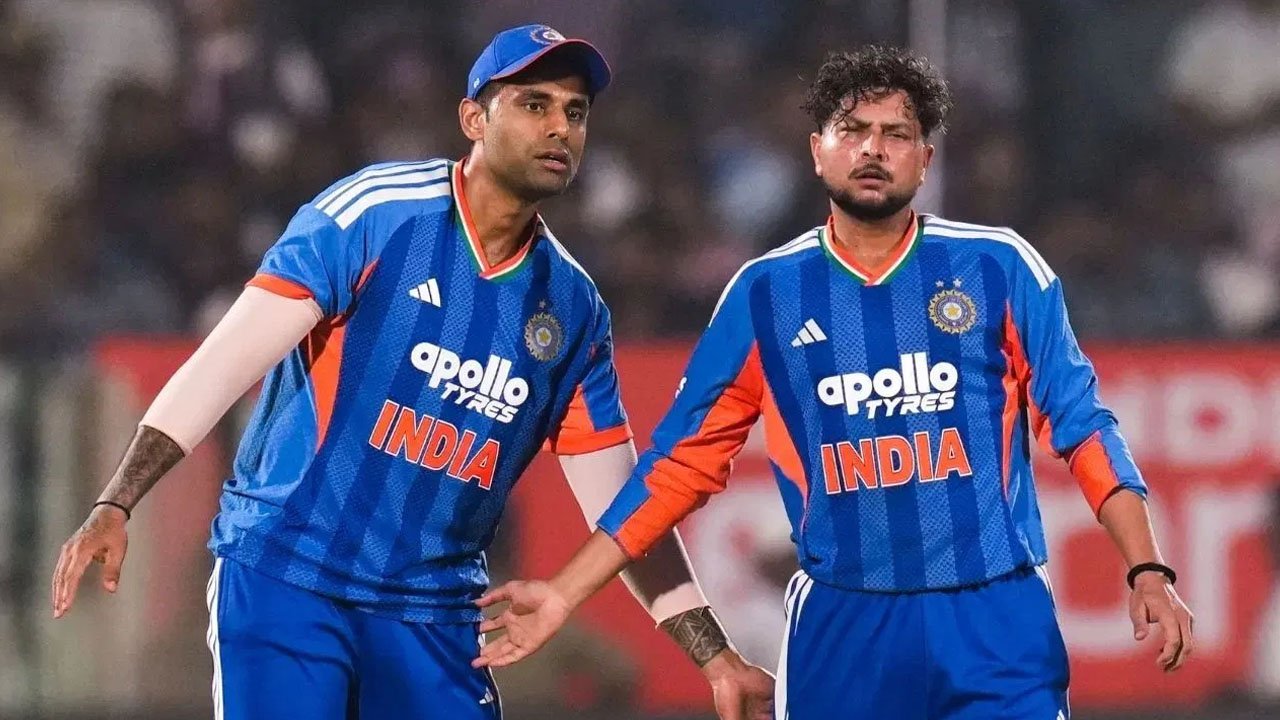 T20 World Cup 2026 : విజయం మధ్య వైరల్ ఘర్షణ .. మరోసారి గొడవపడిన కుల్దీప్, సూర్యకుమార్.. ఎందుకో తెలుసా ?