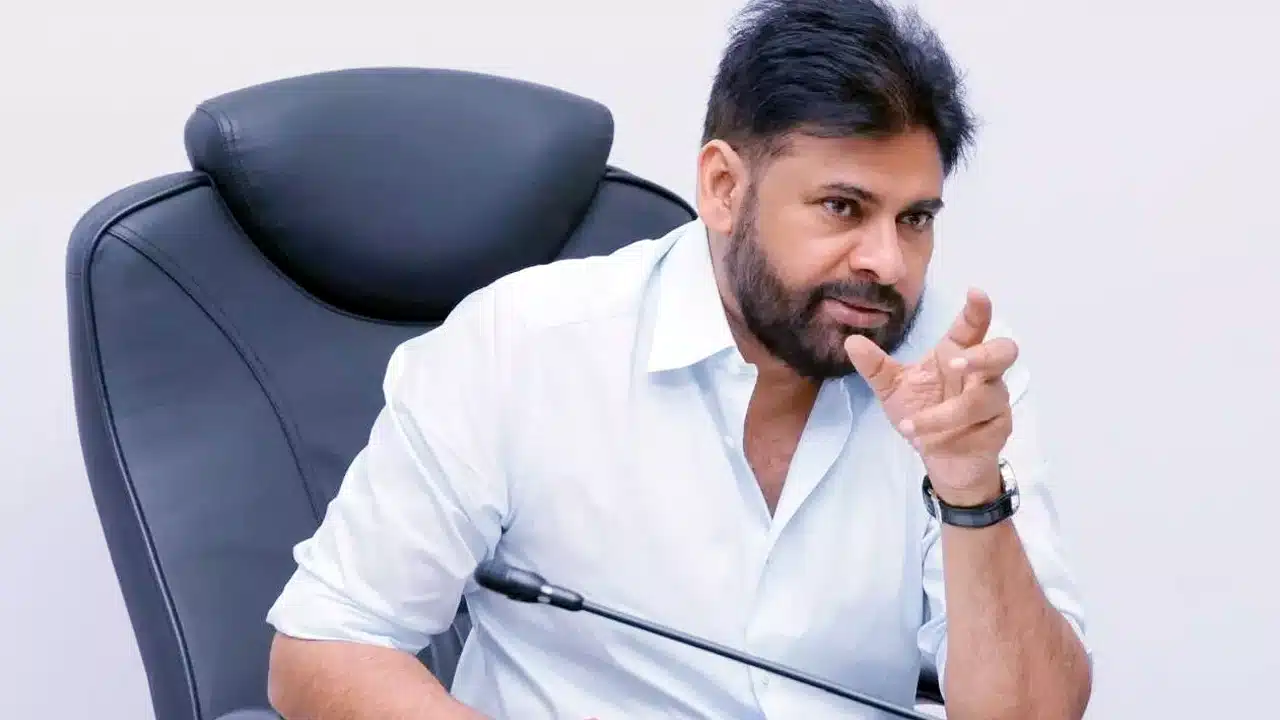 Pawan Kalyan : పవన్ కళ్యాణ్ పిల్లల పై తీవ్ర విమర్శలు..?