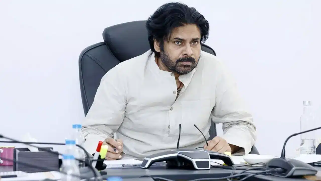 Pawan Kalyan : పవన్ కళ్యాణ్ ఫ్యాన్స్ కి బ్యాడ్ న్యూస్ ! 