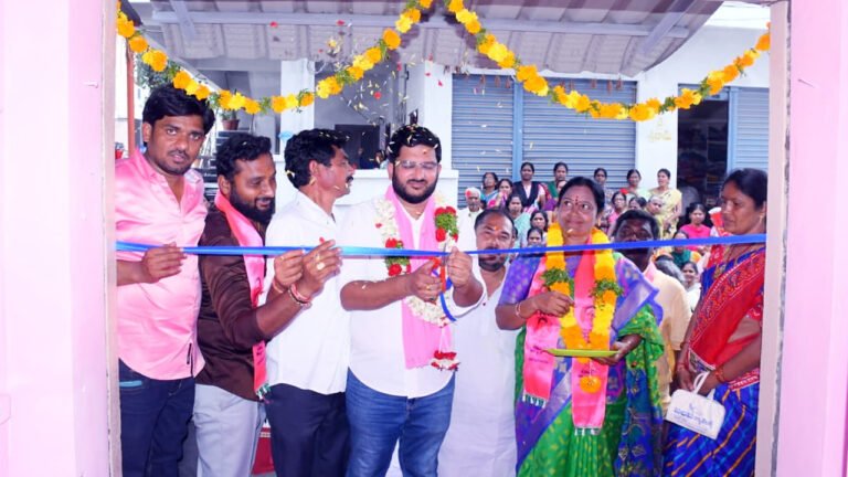 Seetharampuram  : యువ నేత సిద్ధార్థ చేతుల మీదుగా సీతారాంపురంలో బీఆర్ఎస్ వార్డు కార్యాల‌యం ప్రారంభం