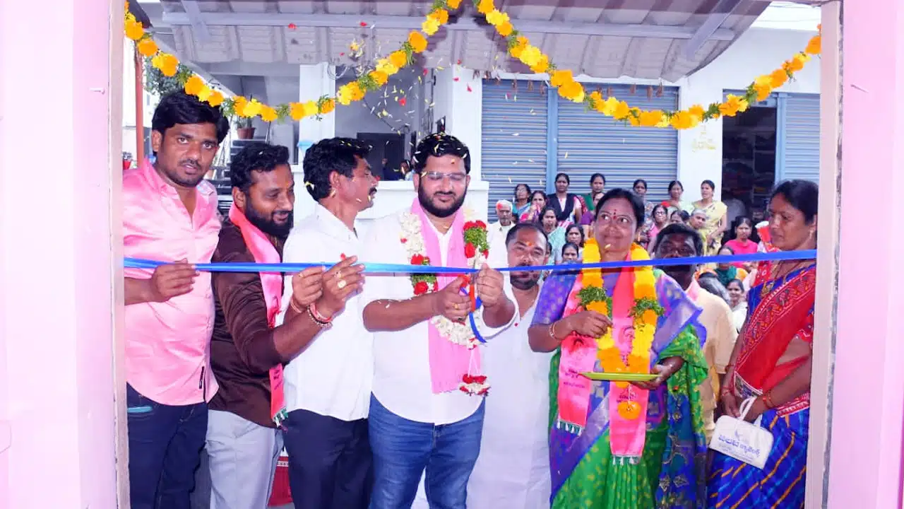 Seetharampuram : యువ నేత సిద్ధార్థ చేతుల మీదుగా సీతారాంపురంలో బీఆర్ఎస్ వార్డు కార్యాల‌యం ప్రారంభం