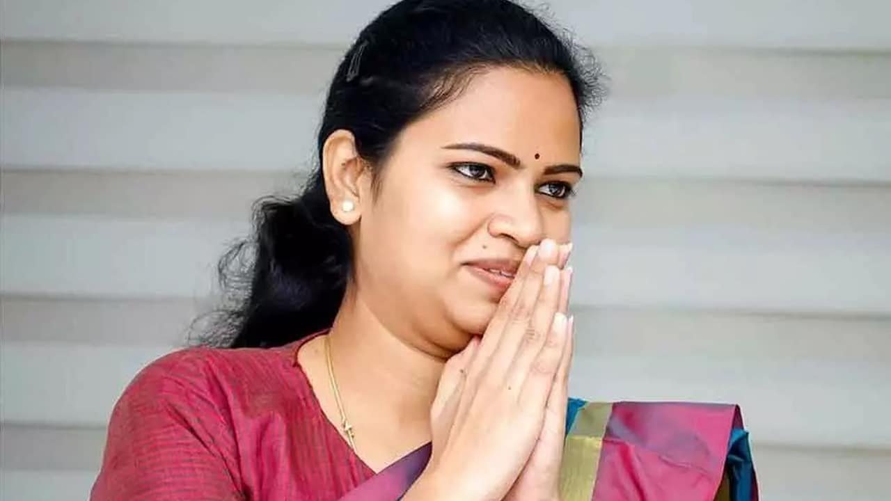 Vidadala Rajini : కంట్లో నీళ్ళతో .. చిలకలూరిపేటకి రజిని గుడ్ బై ?