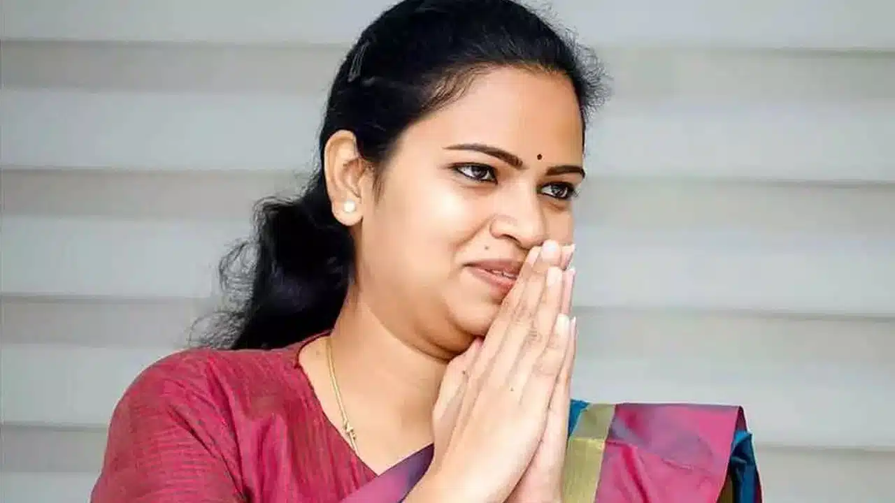 Vidadala Rajini : కంట్లో నీళ్ళతో .. చిలకలూరిపేటకి విడదల రజిని గుడ్ బై ?