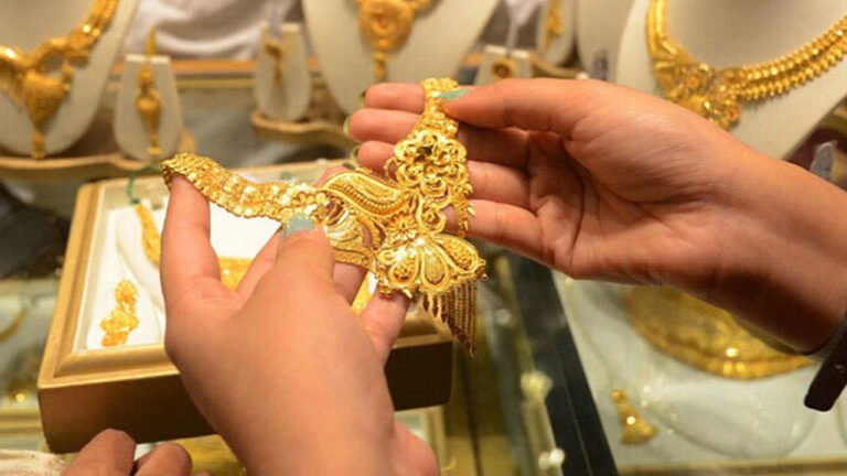 Gold Price 17 February 2026 Today : పసిడి ప్రియులకు శుభవార్త.. భారీగా తగ్గిన బంగారం ధరలు.. లేటెస్ట్ రేట్లు ఇవే