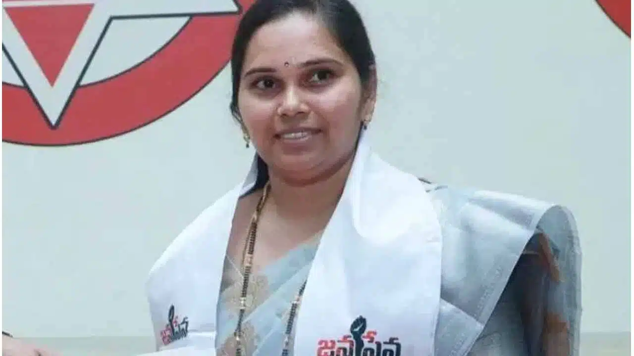 Kanna Rajini Comments : కాపు అబ్బాయిలు వెనుక కుక్కల్లా.. జనసేన మహిళ నేత వీడియో వైరల్