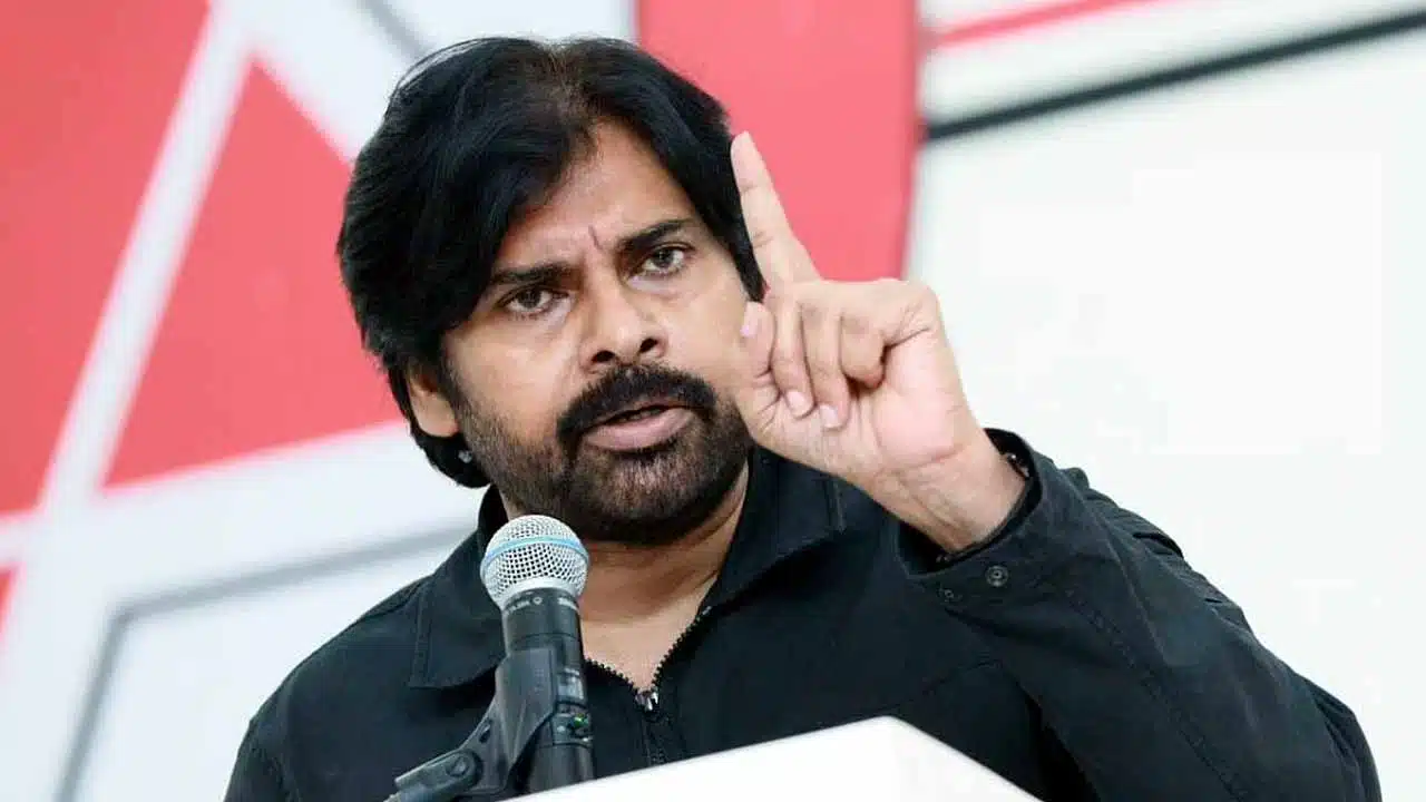 Pawan Kalyan : అన్నకు క్లాస్..పార్టీ నేతలకు వార్నింగ్..పవన్ ఉగ్ర రూపం