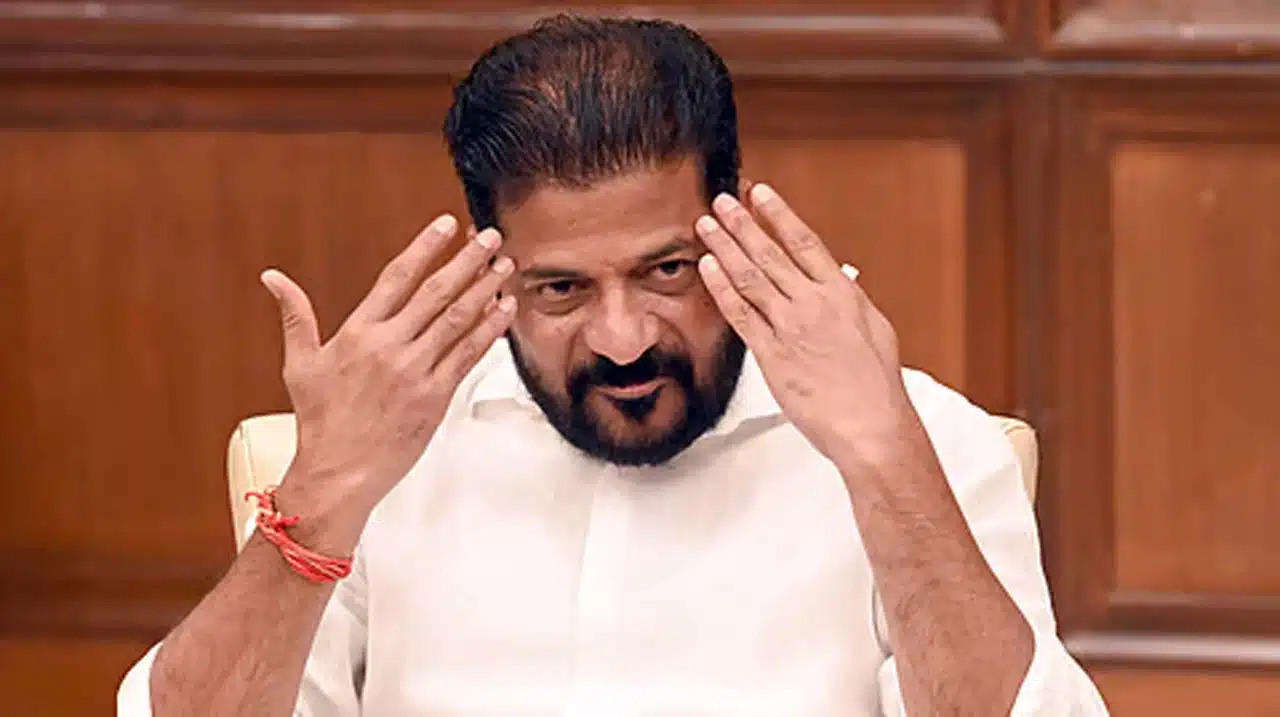 TG Govt : రేవంత్ సర్కార్ కు పెద్ద చిక్కు.. మార్చి 15 లోపు పరిషత్ ఎన్నికలు నిర్వహించకుంటే రూ.450 కోట్ల నిధులు వెనక్కు ?