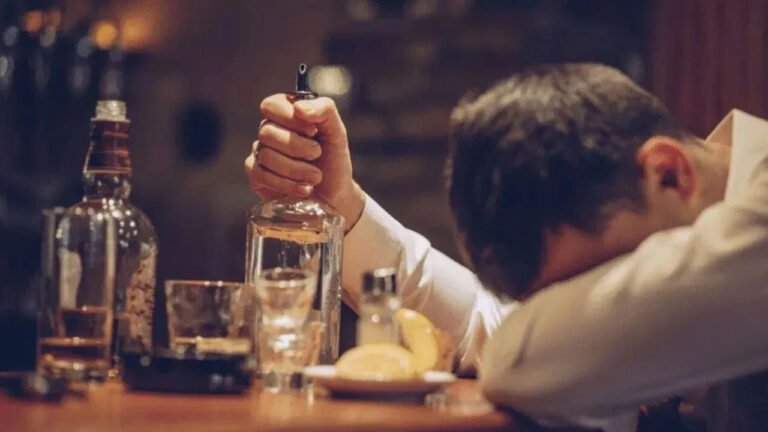 Sunday Alcohol :  ఆదివారమే కదా అని ముందు తెగ తాగేస్తున్నారా ? ..  అయితే  ఈ నిజం తెలుసుకోండి.. లేకపోతే  డేంజరే..!