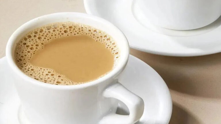 Tea : భోజనం తర్వాత వెంటనే టీ తాగుతున్నారా? .. అయితే ఈ హెచ్చరిక తప్పక తెలుసుకోండి .. !