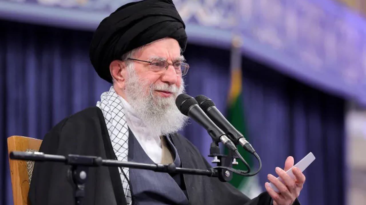 Ali Khamenei : ఎవరీ ఖమేనీ, దేశ అధ్యక్షుడిని అమెరికా చంపేస్తే ఎందుకు ఇరాన్ సంబరాలు చేసుకుంటోంది