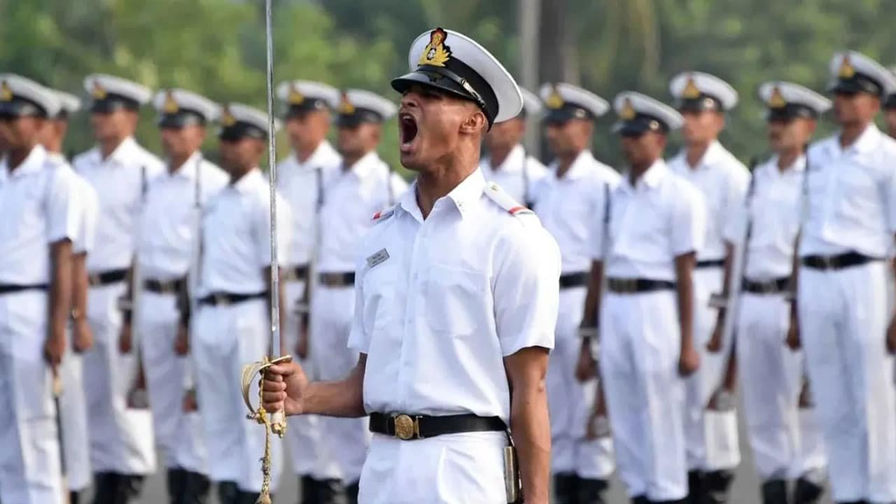 Indian Navy Agniveer : పదో తరగతి .. ఇంటర్ పూర్తయిన వారికి గుడ్ న్యూస్ .. ఇండియన్ నేవీలో అగ్నివీర్ ఉద్యోగాలు ..!