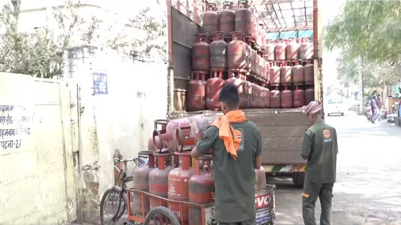 Gas Cylinder  : గ్యాస్ వినియోగదారులకు అలర్ట్ .. గ్యాస్‌ సరఫరాలో ఇబ్బందులు లేవు .. కానీ ..!