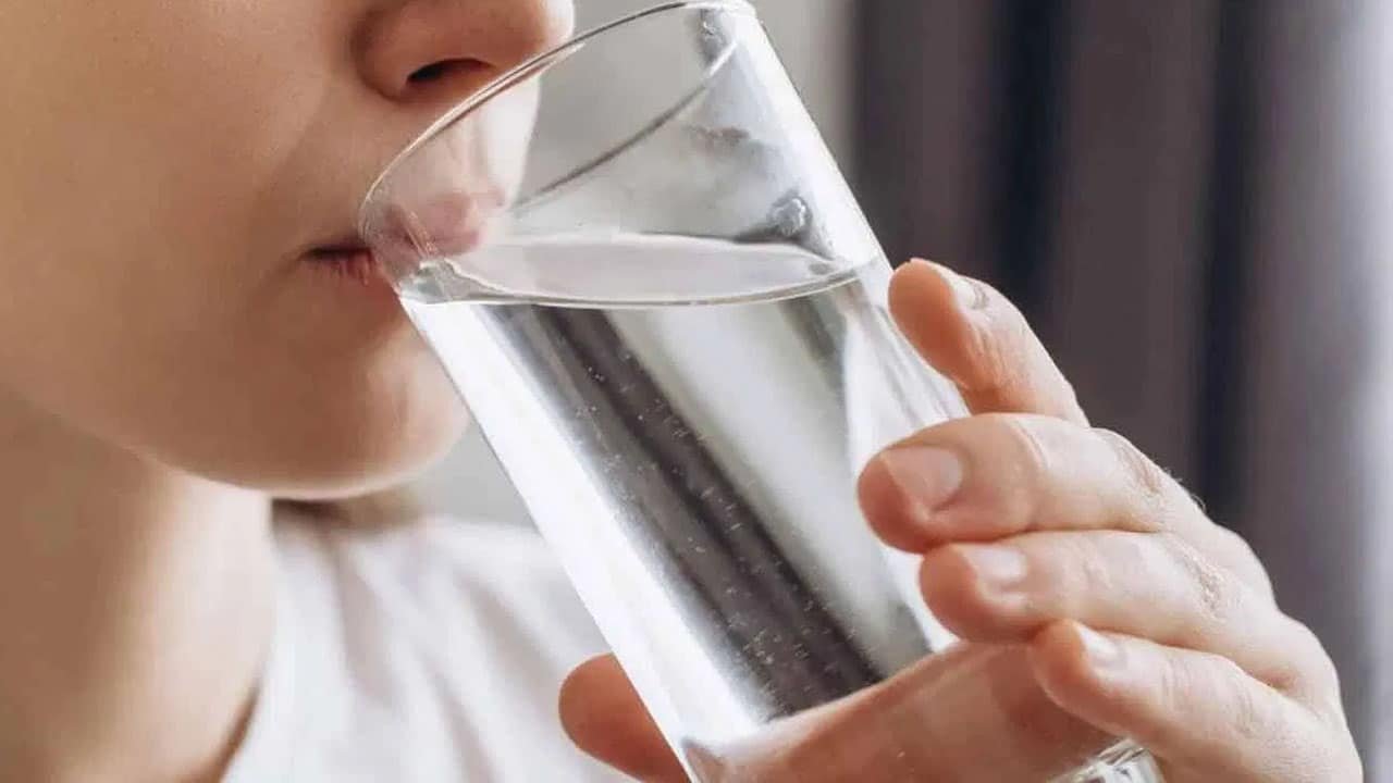 Water Summer  : వేసవిలో నీళ్లు ఎంత తాగాలి ? .. ఎక్కువ తాగితే వచ్చే ప్రమాదాలేమిటో తెలుసా ?