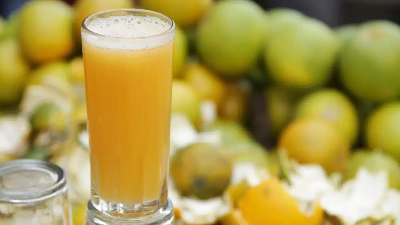 Benefits of drinking sweet lime juice