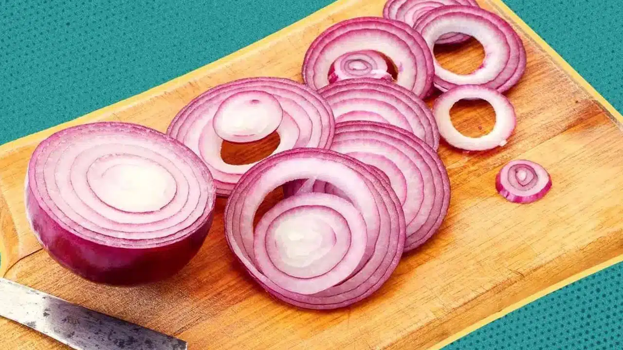 Health Benefits of Eating Raw Onions